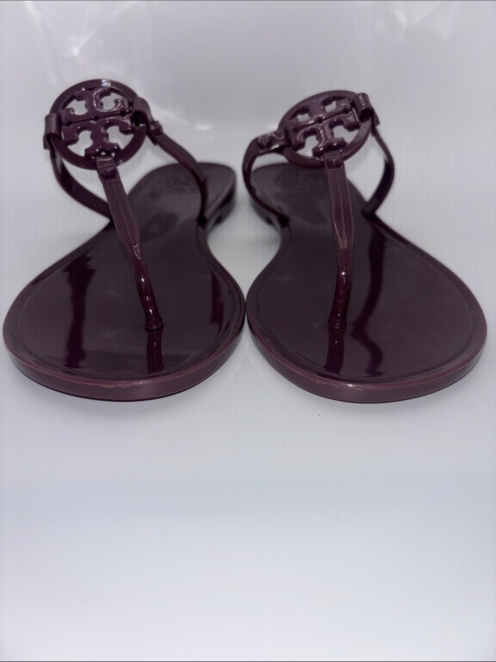 Tory Burch Jelly Thong Sandals in Plum - Picture 4 of 8